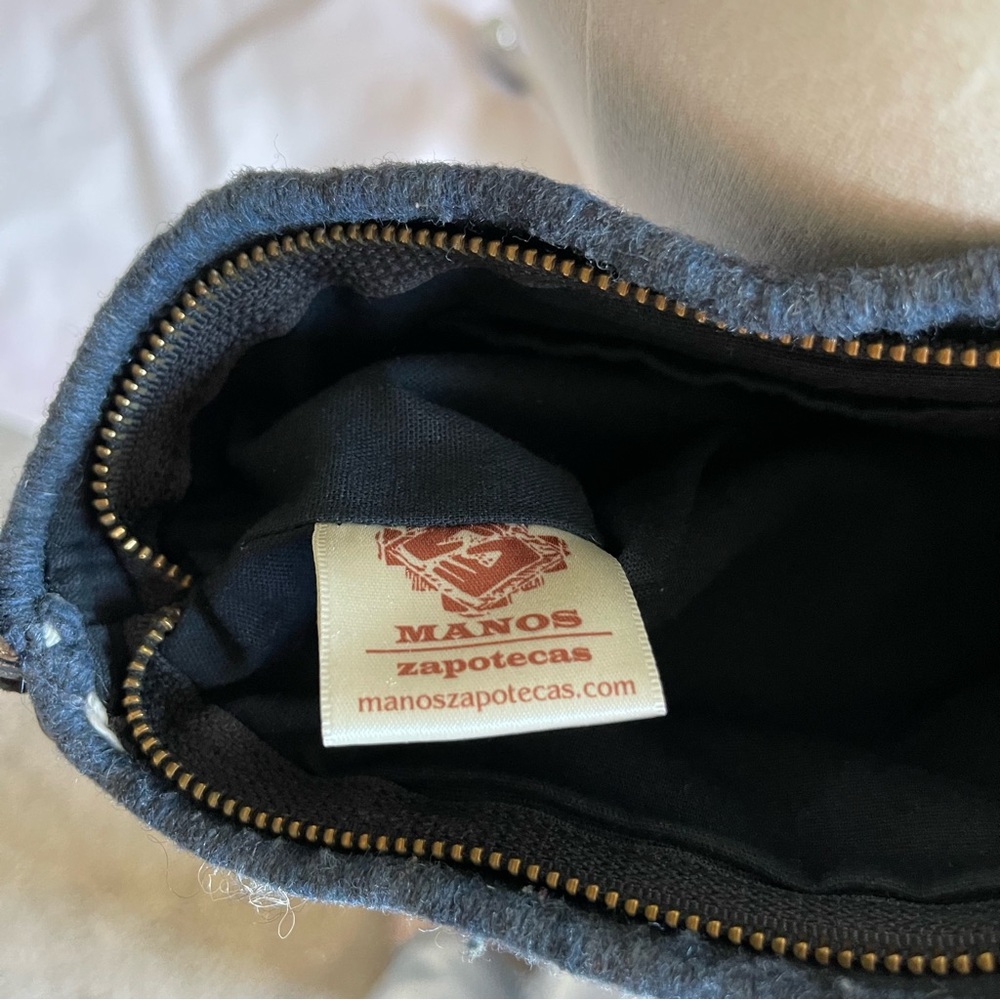 Manos Zapotecas Handwoven Wool Rug Crossbody Bag - Picture 7 of 7